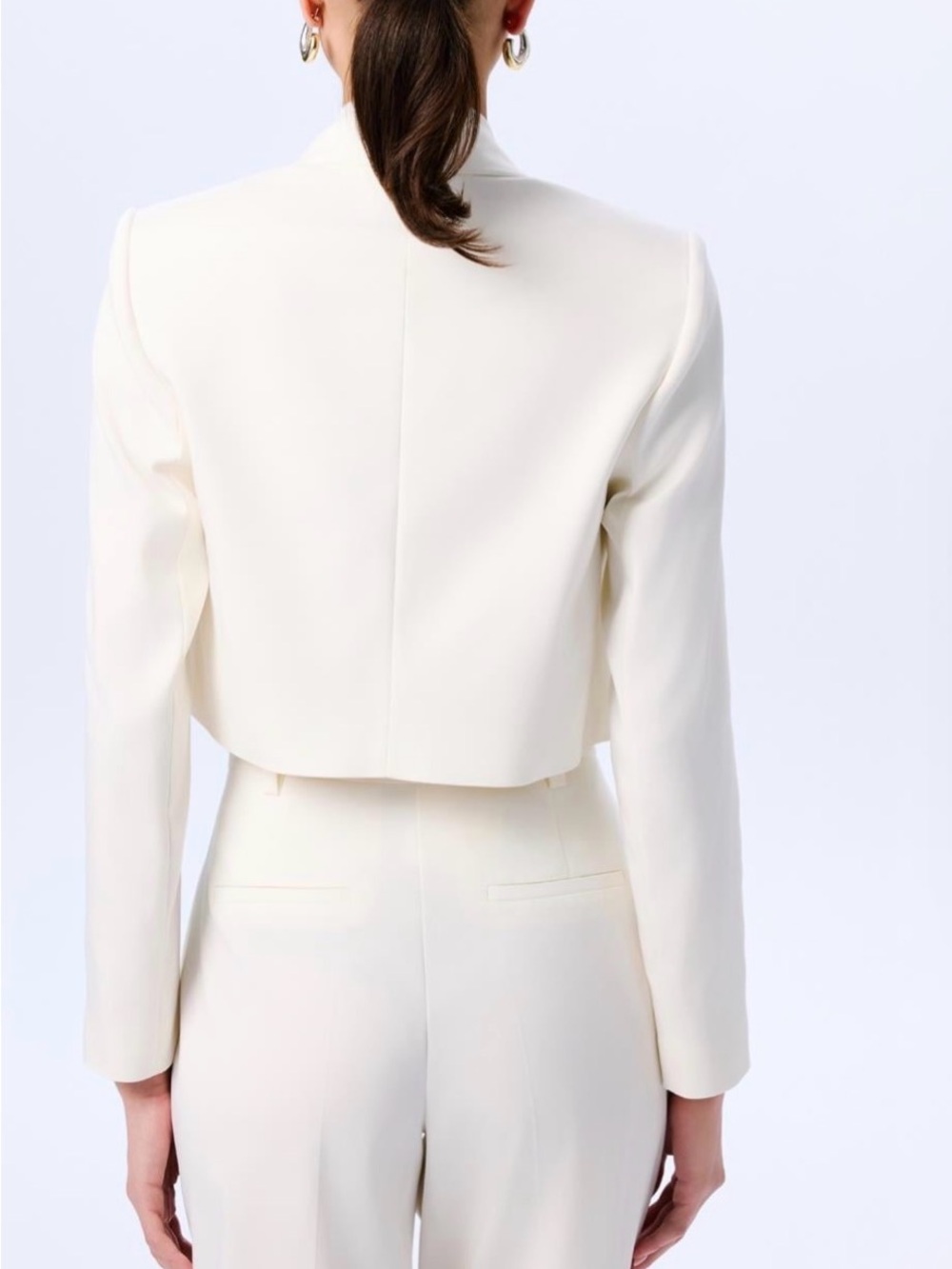 BCBG MAX AZRIA RUNWAY
COLLECTION JACKET size, small color of white - Picture 2 of 8